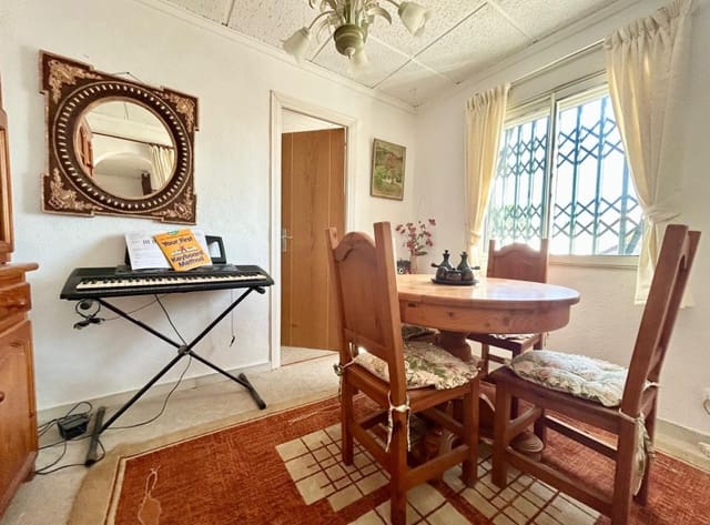 3 slaapkamer Villa te koop in La Siesta, Torrevieja met zwembad garage - € 269.000 (Ref: 9329834)