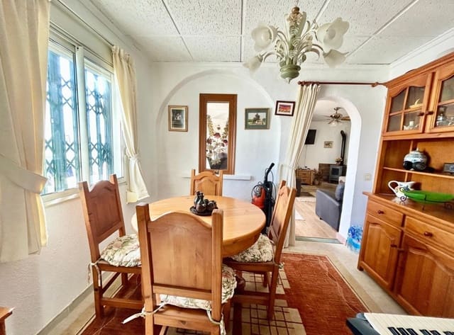 3 slaapkamer Villa te koop in La Siesta, Torrevieja met zwembad garage - € 269.000 (Ref: 9329834)