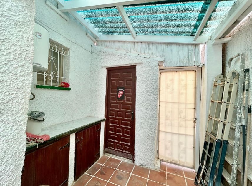 3 soveværelse Villa til salg i La Siesta med swimmingpool garage - € 269.000 (Ref: 9329834)