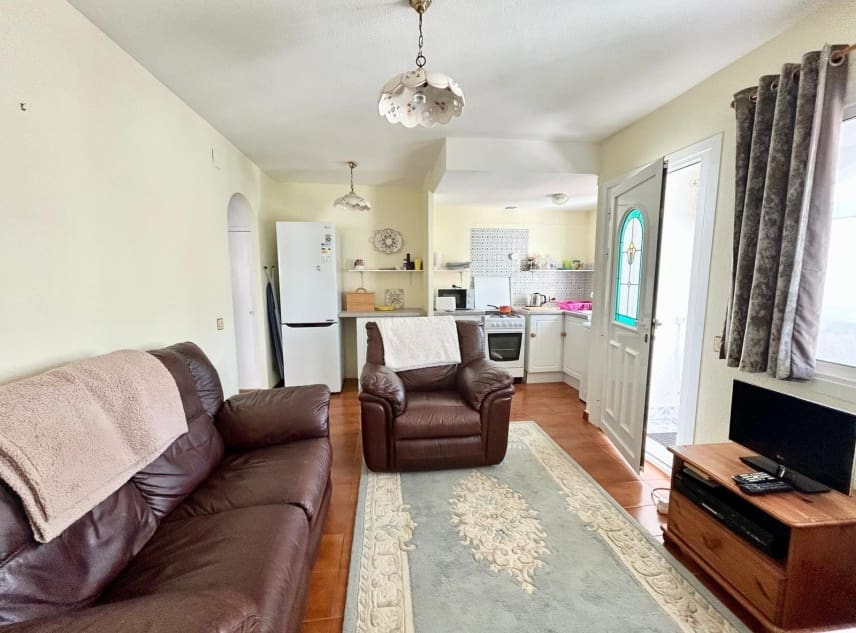 2 soveværelse Bungalow til salg i El Chaparral med swimmingpool - € 95.000 (Ref: 9332723)