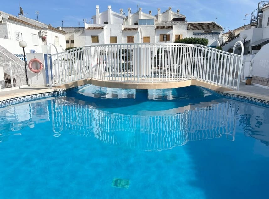 2 soveværelse Bungalow til salg i El Chaparral med swimmingpool - € 95.000 (Ref: 9332723)