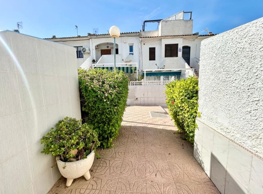 2 soveværelse Bungalow til salg i El Chaparral med swimmingpool - € 95.000 (Ref: 9332723)