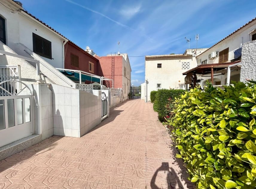 2 soveværelse Bungalow til salg i El Chaparral med swimmingpool - € 95.000 (Ref: 9332723)