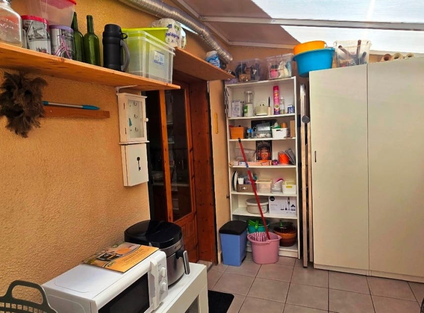 2 sypialnia Dom na sprzedaż w El Chaparral z basenem - 150 000 € (Ref: 9352876)