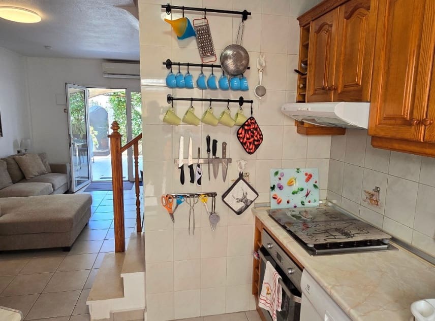 2 sypialnia Dom na sprzedaż w El Chaparral z basenem - 150 000 € (Ref: 9352876)