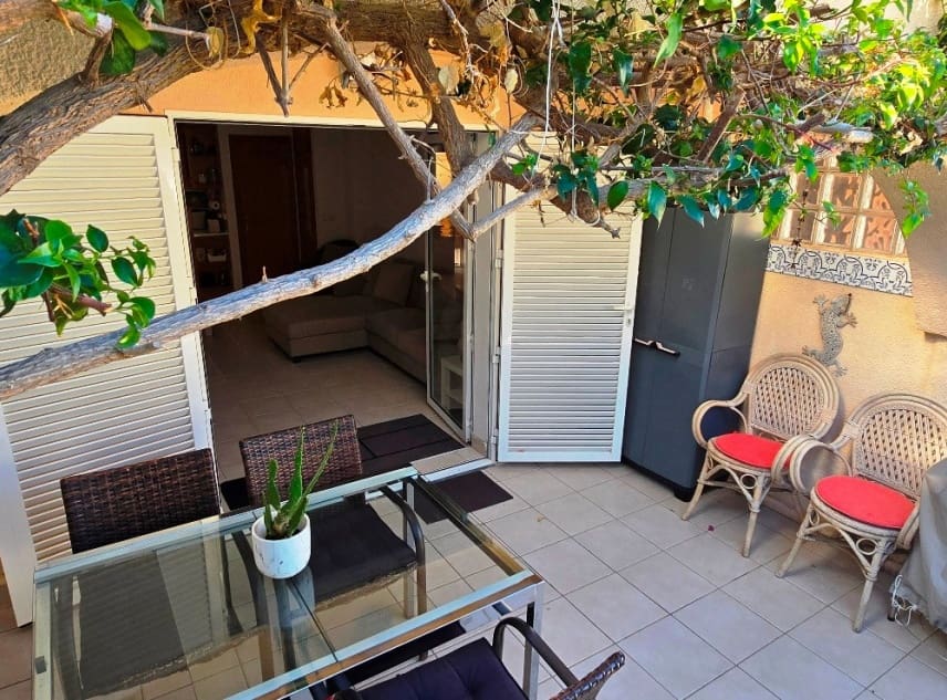 2 sypialnia Dom na sprzedaż w El Chaparral z basenem - 150 000 € (Ref: 9352876)