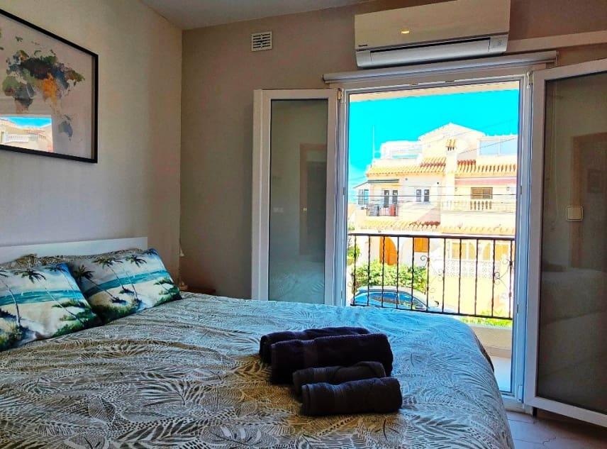 2 sypialnia Dom na sprzedaż w El Chaparral z basenem - 150 000 € (Ref: 9352876)