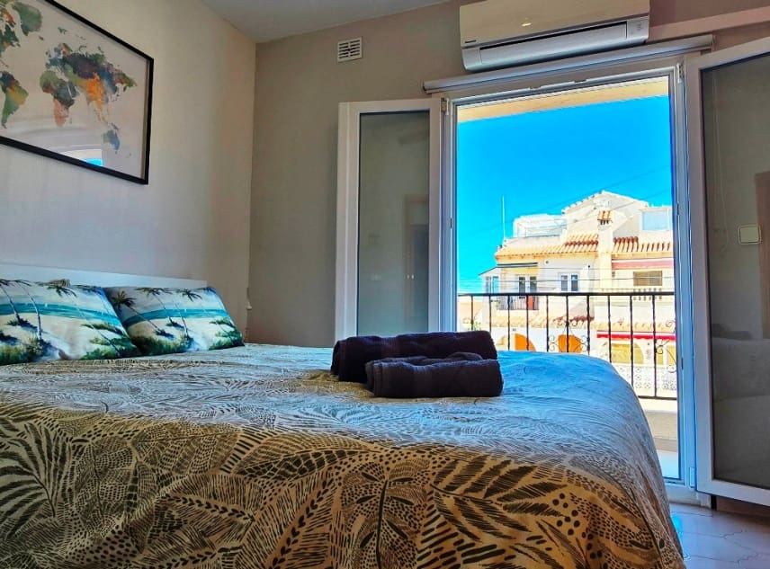 2 sypialnia Dom na sprzedaż w El Chaparral z basenem - 150 000 € (Ref: 9352876)