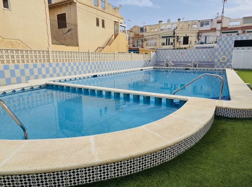 2 sypialnia Dom na sprzedaż w El Chaparral z basenem - 150 000 € (Ref: 9352876)