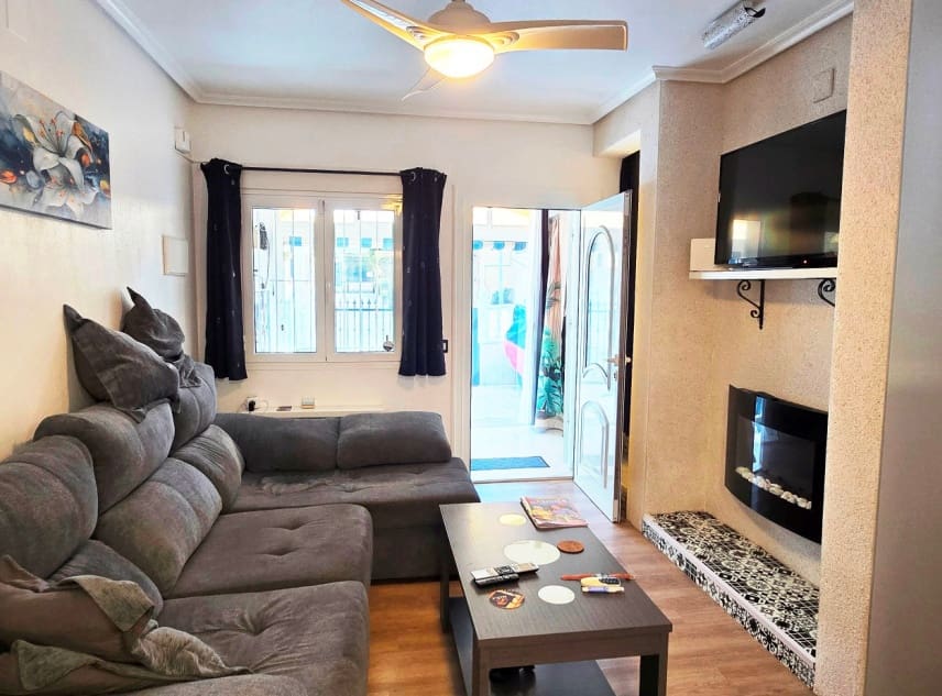 2 soverom Hus til salgs i El Chaparral med svømmebasseng garasje - € 150 000 (Ref: 9360747)