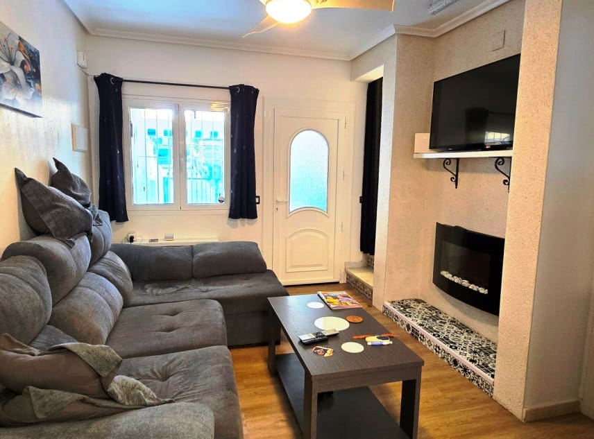 2 soverom Hus til salgs i El Chaparral med svømmebasseng garasje - € 150 000 (Ref: 9360747)