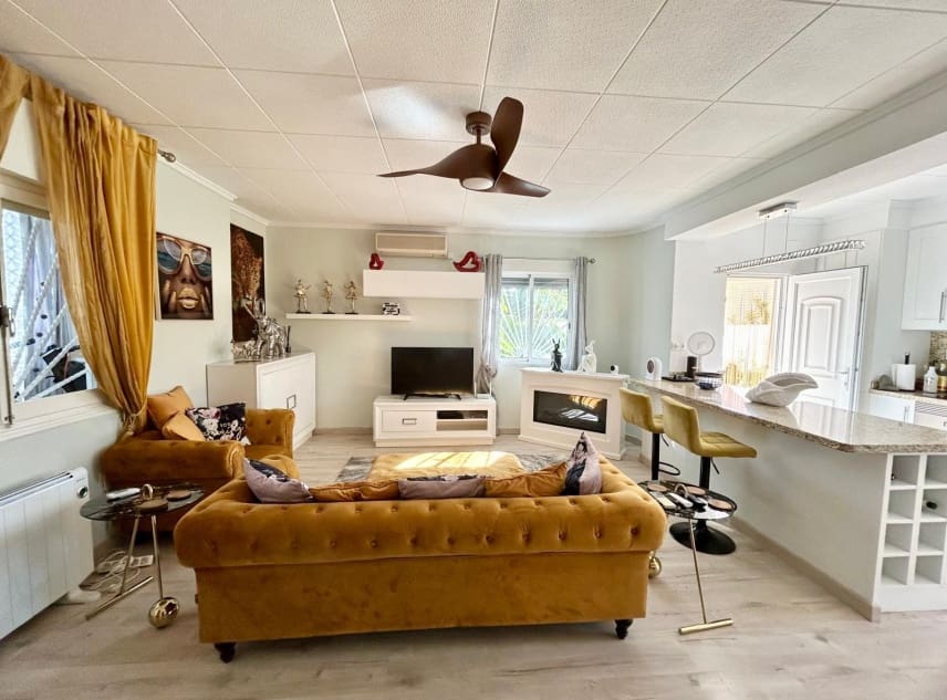 2 sypialnia Willa na sprzedaż w San Luis z basenem garażem - 359 950 € (Ref: 9386680)