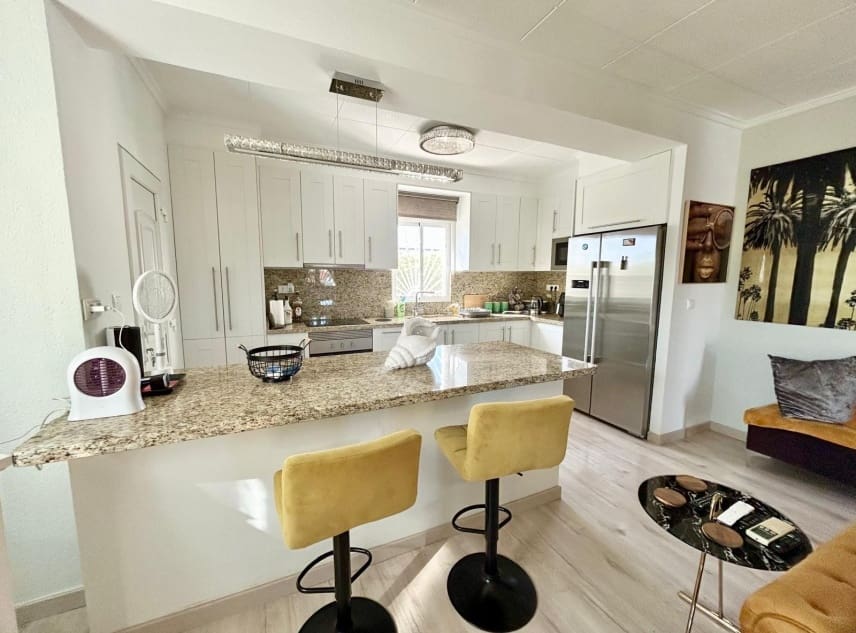 2 sypialnia Willa na sprzedaż w San Luis z basenem garażem - 359 950 € (Ref: 9386680)