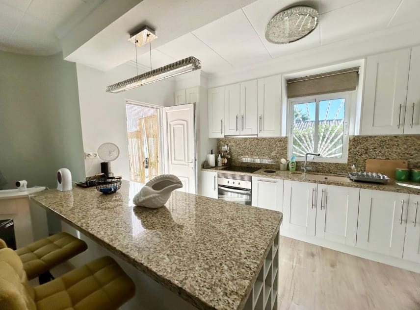 2 sypialnia Willa na sprzedaż w San Luis z basenem garażem - 359 950 € (Ref: 9386680)