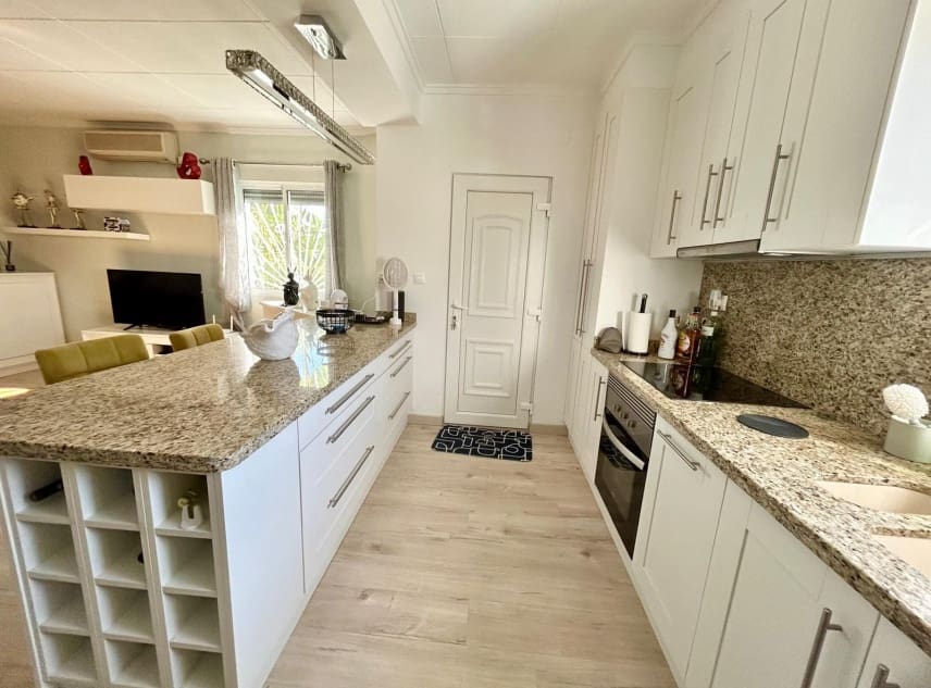 2 sypialnia Willa na sprzedaż w San Luis z basenem garażem - 359 950 € (Ref: 9386680)