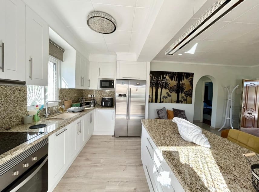 2 sypialnia Willa na sprzedaż w San Luis z basenem garażem - 359 950 € (Ref: 9386680)