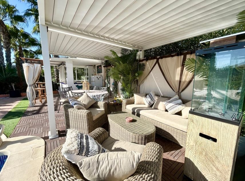 2 sypialnia Willa na sprzedaż w San Luis z basenem garażem - 359 950 € (Ref: 9386680)