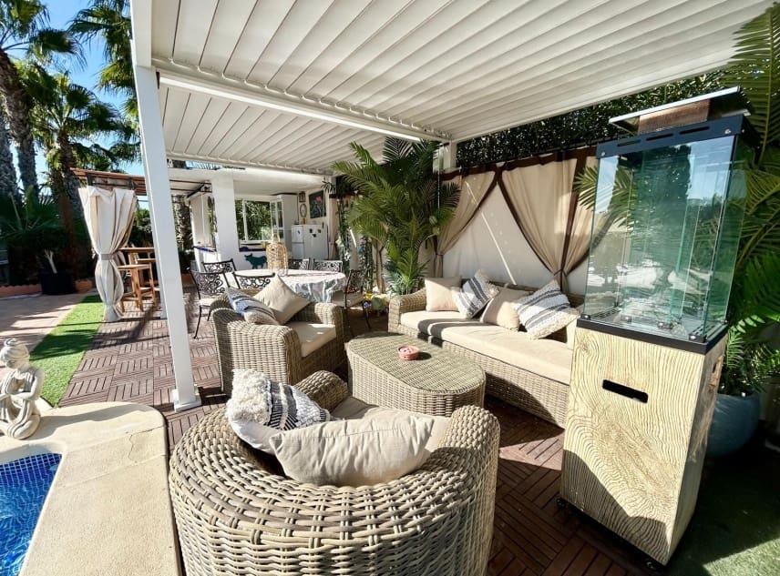 2 sypialnia Willa na sprzedaż w San Luis z basenem garażem - 359 950 € (Ref: 9386680)