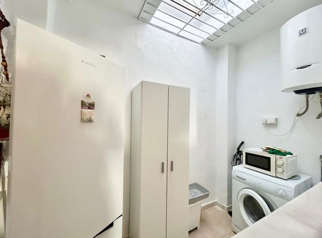 2 quarto Bungalow para venda em La Siesta, Torrevieja com garagem - 116 000 € (Ref: 9419489)