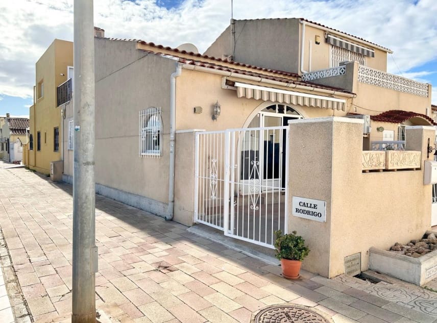 2 quarto Bungalow para venda em La Siesta com garagem - 116 000 € (Ref: 9419489)