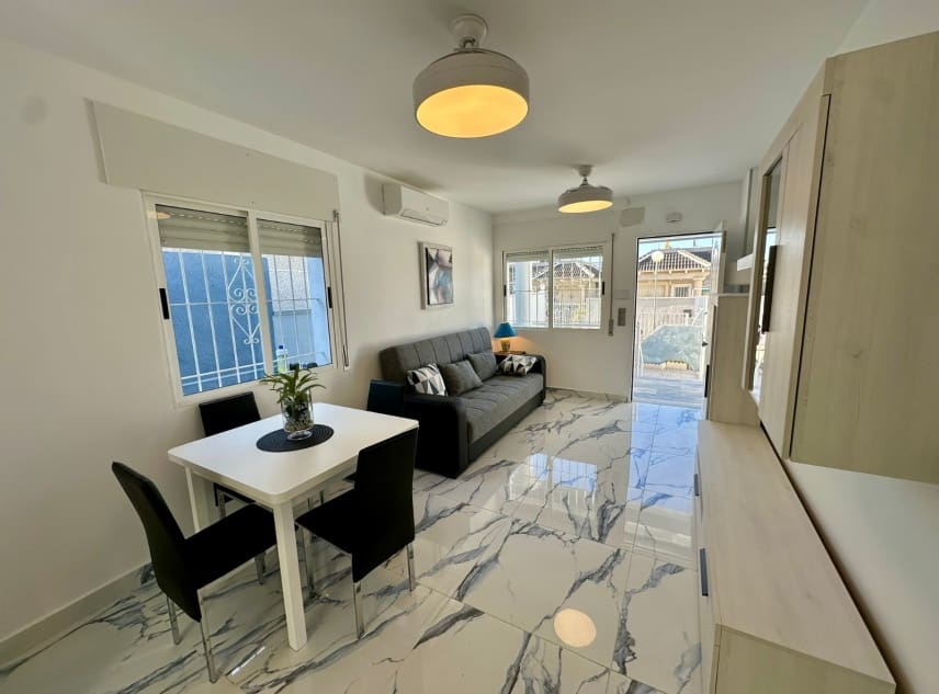 2 soverom Bungalow til salgs i La Siesta med garasje - € 177 000 (Ref: 9426572)