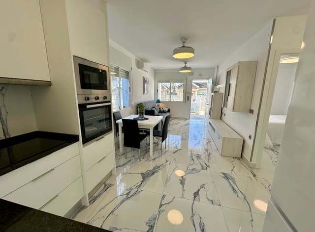 2 quarto Bungalow para venda em La Siesta, Torrevieja com garagem - 177 000 € (Ref: 9426572)