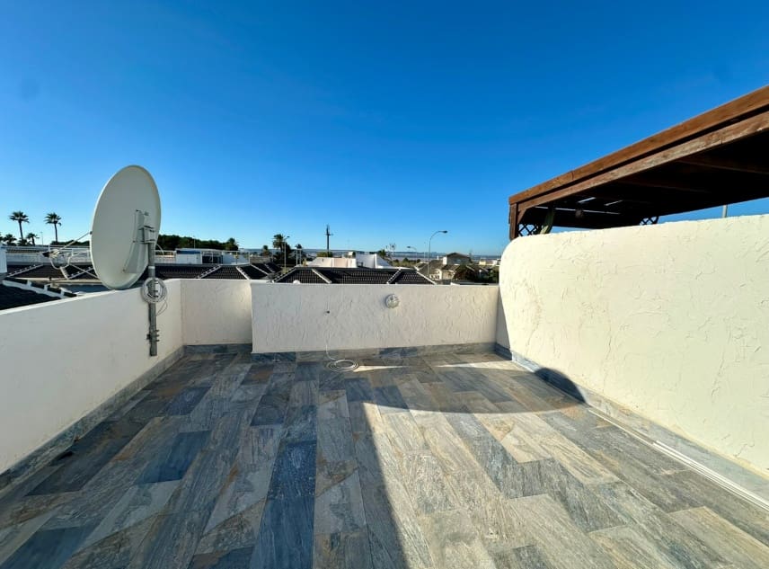 2 soverom Bungalow til salgs i La Siesta med garasje - € 177 000 (Ref: 9426572)