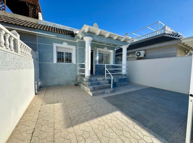 2 quarto Bungalow para venda em La Siesta, Torrevieja com garagem - 177 000 € (Ref: 9426572)