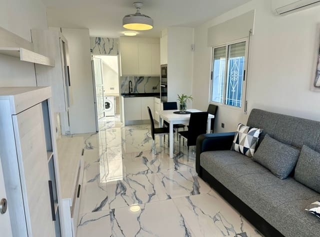 2 quarto Bungalow para venda em La Siesta, Torrevieja com garagem - 177 000 € (Ref: 9426572)