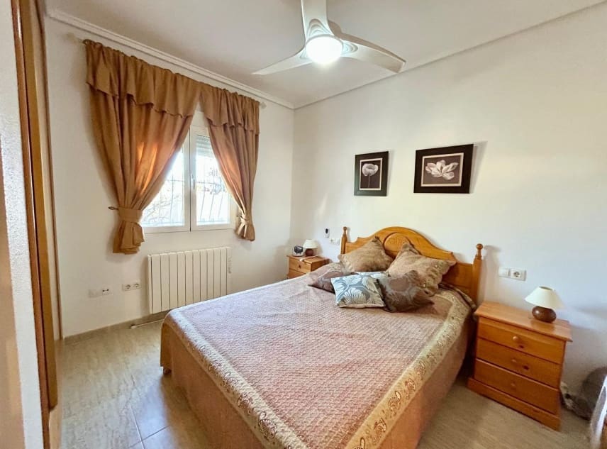 3 chambre Villa/Maison à vendre à El Chaparral avec piscine garage - 315 000 € (Ref: 9432414)