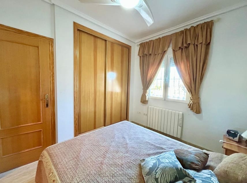 3 chambre Villa/Maison à vendre à El Chaparral avec piscine garage - 315 000 € (Ref: 9432414)