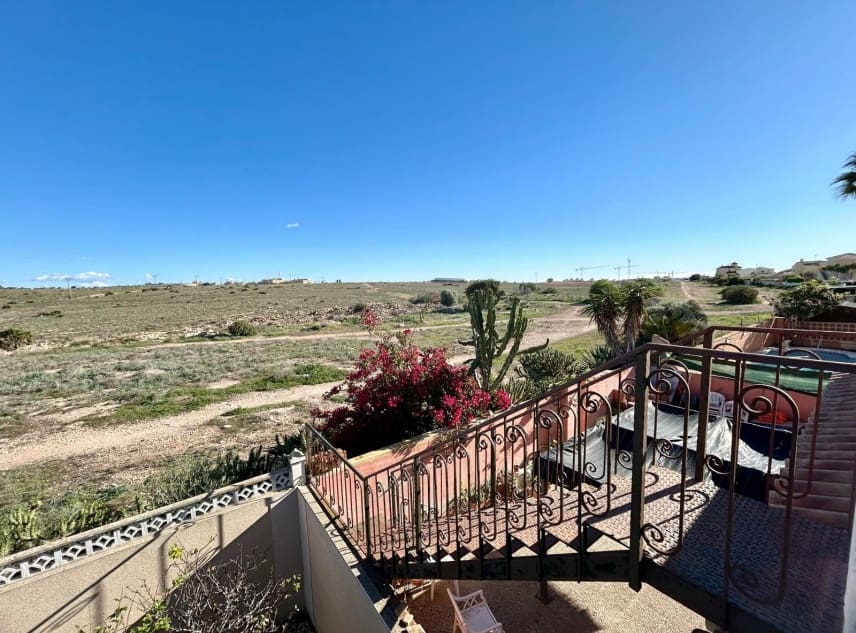 3 chambre Villa/Maison à vendre à El Chaparral avec piscine garage - 315 000 € (Ref: 9432414)