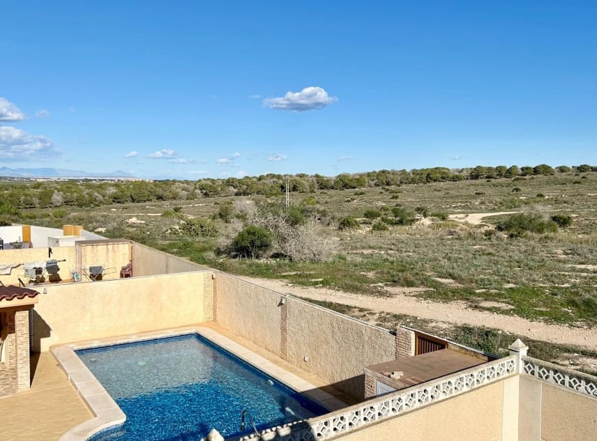 3 chambre Villa/Maison à vendre à El Chaparral avec piscine garage - 315 000 € (Ref: 9432414)