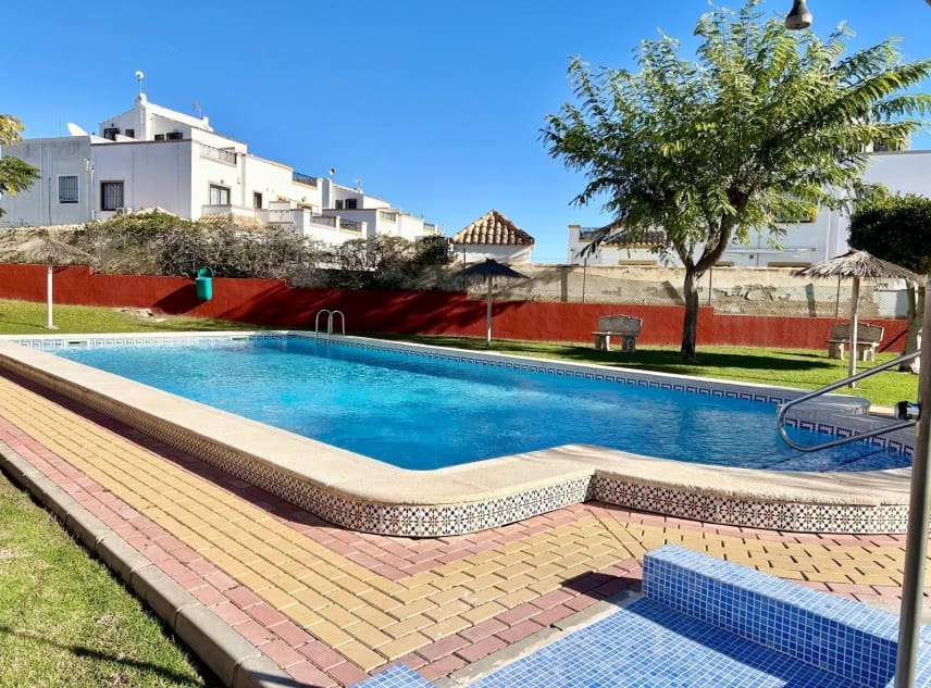 2 bedroom Bungalow for sale in Dream Hills with pool - € 135,000 (Ref: 9438793)