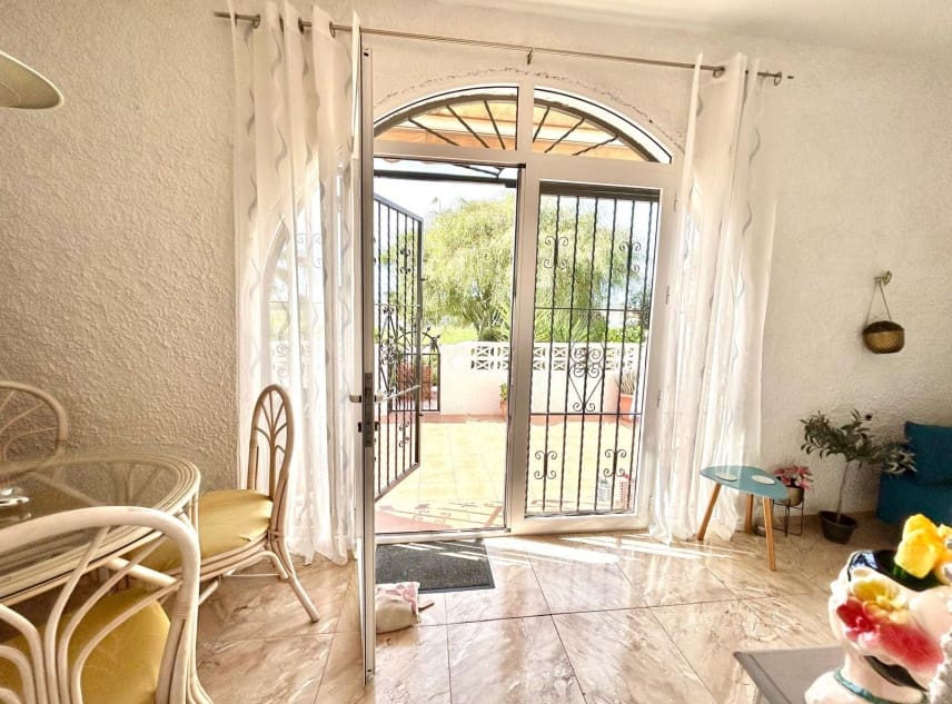 2 soverom Bungalow til salgs i La Siesta - € 110 000 (Ref: 9438794)