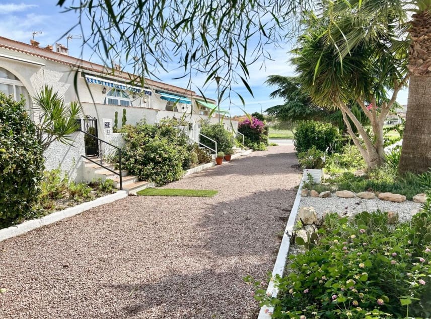 2 soverom Bungalow til salgs i La Siesta - € 110 000 (Ref: 9438794)