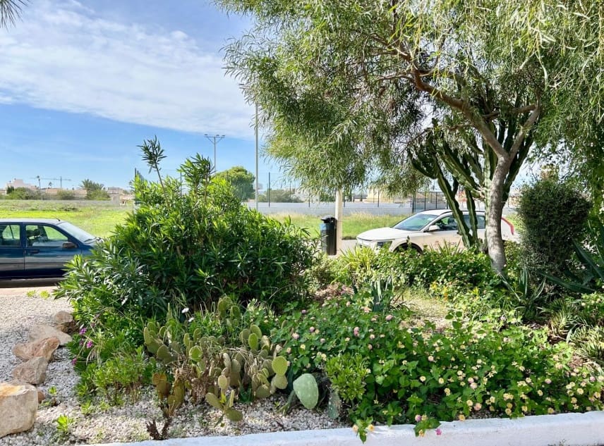 2 soverom Bungalow til salgs i La Siesta - € 110 000 (Ref: 9438794)