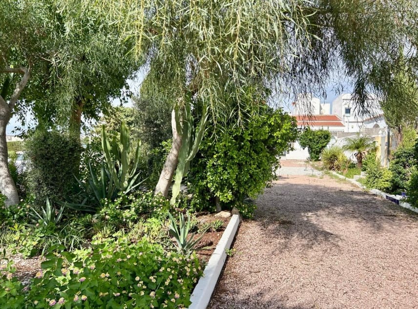 2 soverom Bungalow til salgs i La Siesta - € 110 000 (Ref: 9438794)