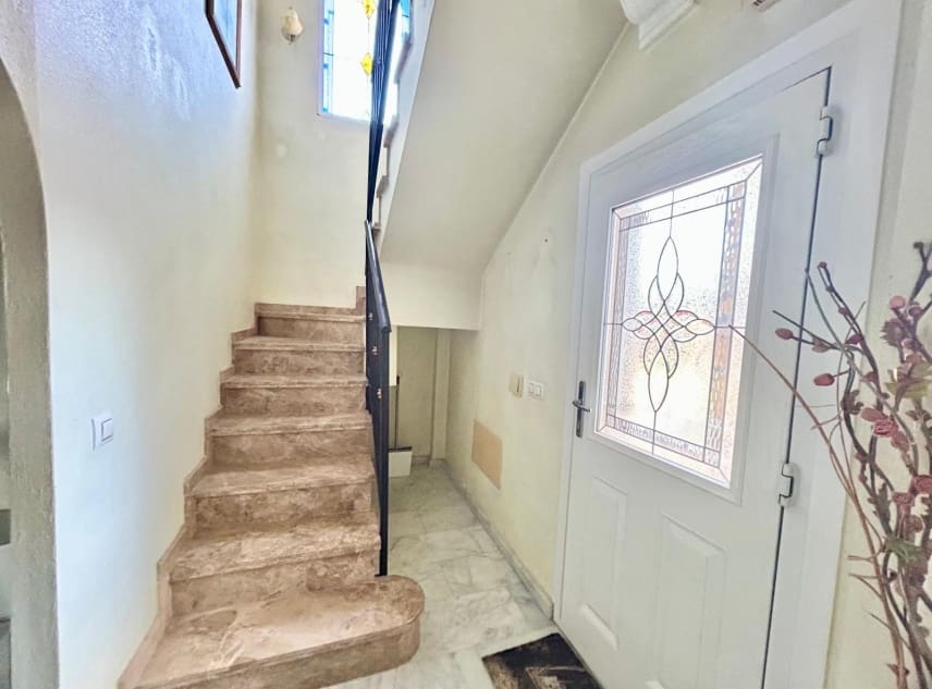 3 chambre Villa/Maison à vendre à La Torreta avec piscine garage - 350 000 € (Ref: 9447371)