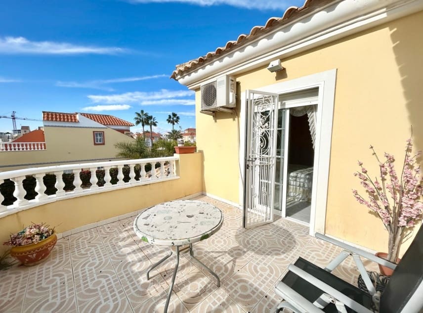 3 chambre Villa/Maison à vendre à La Torreta avec piscine garage - 350 000 € (Ref: 9447371)