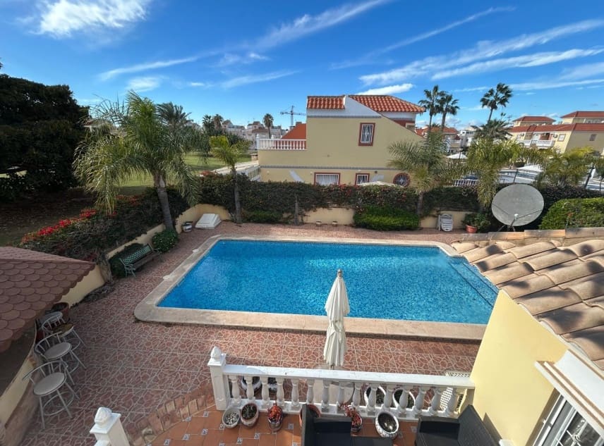 3 chambre Villa/Maison à vendre à La Torreta avec piscine garage - 350 000 € (Ref: 9447371)
