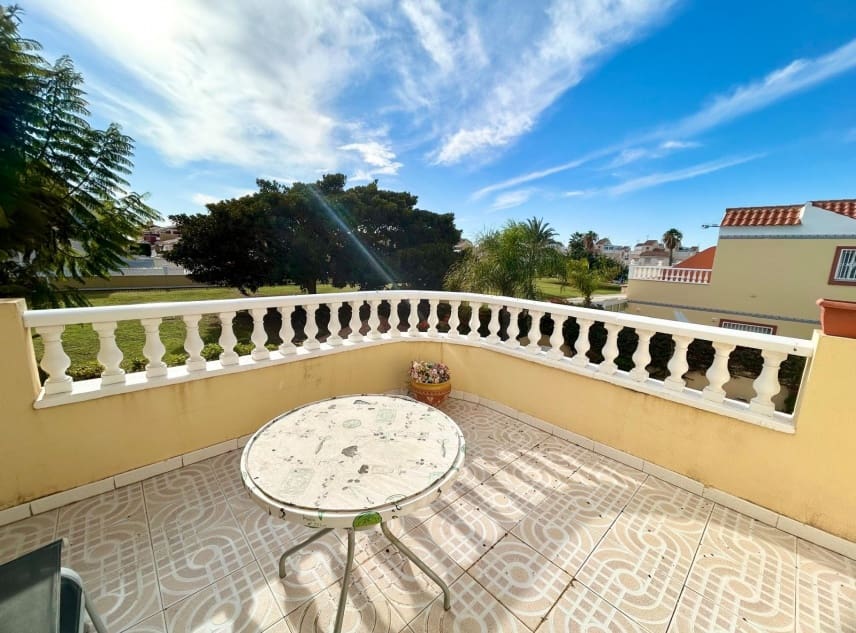 3 chambre Villa/Maison à vendre à La Torreta avec piscine garage - 350 000 € (Ref: 9447371)