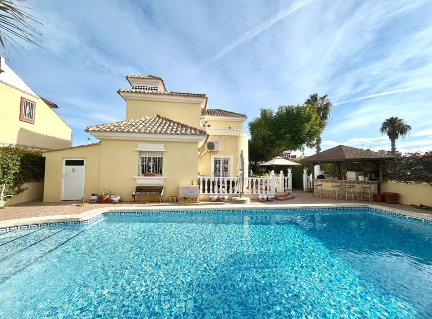 3 chambre Villa/Maison à vendre à La Torreta avec piscine garage - 350 000 € (Ref: 9447371)