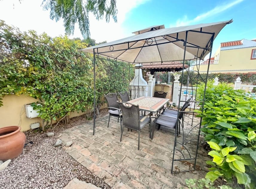 3 chambre Villa/Maison à vendre à La Torreta avec piscine garage - 350 000 € (Ref: 9447371)