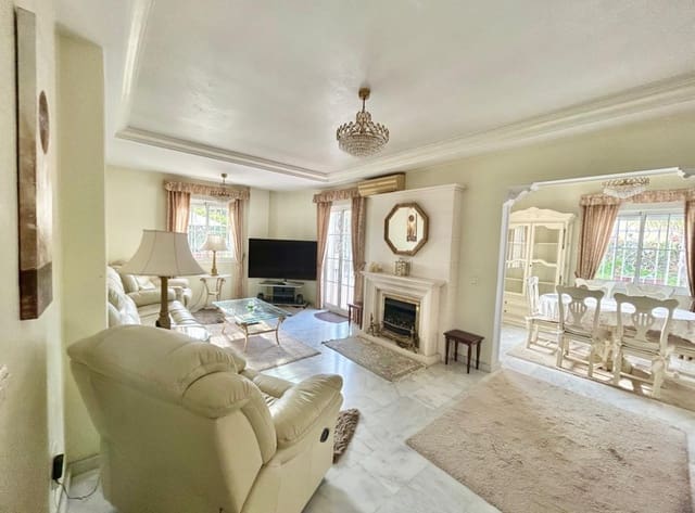 3 soverom Villa til salgs i La Torreta, Torrevieja med svømmebasseng garasje - € 350 000 (Ref: 9447371)