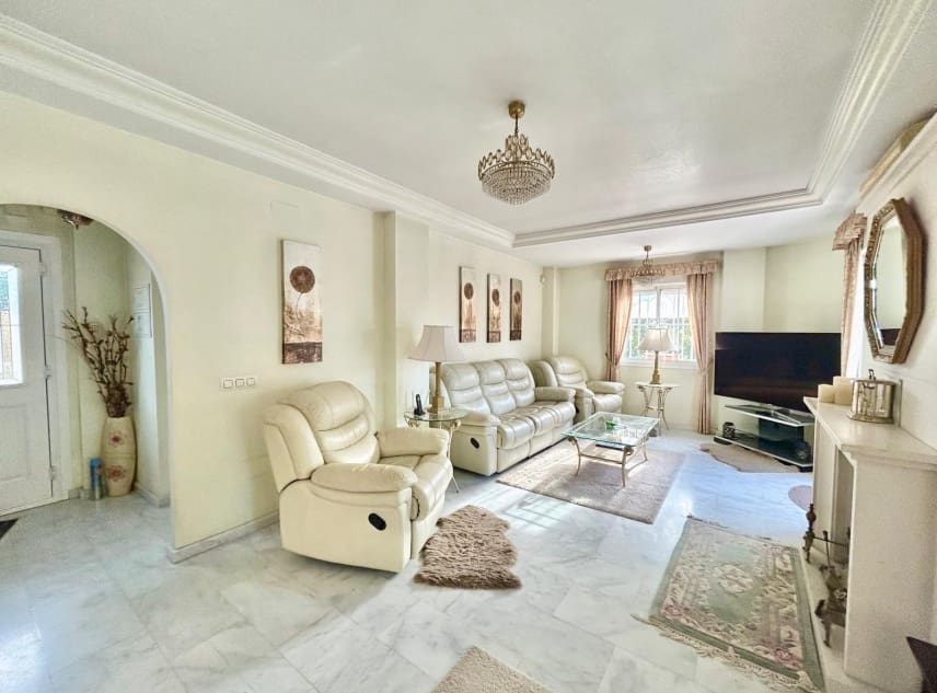 3 chambre Villa/Maison à vendre à La Torreta avec piscine garage - 350 000 € (Ref: 9447371)