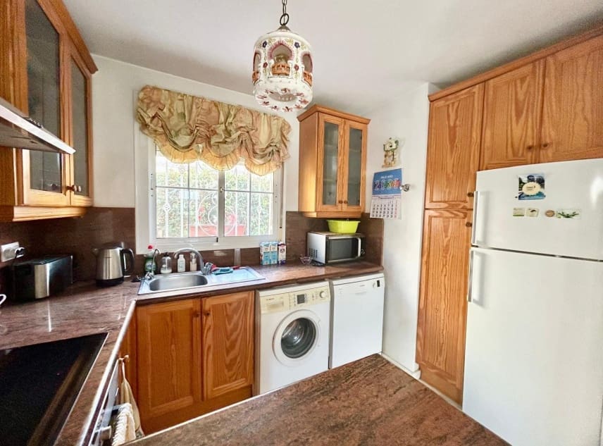 3 chambre Villa/Maison à vendre à La Torreta avec piscine garage - 350 000 € (Ref: 9447371)