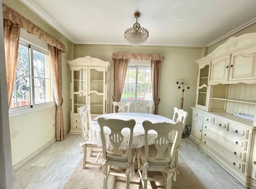 3 chambre Villa/Maison à vendre à La Torreta avec piscine garage - 350 000 € (Ref: 9447371)