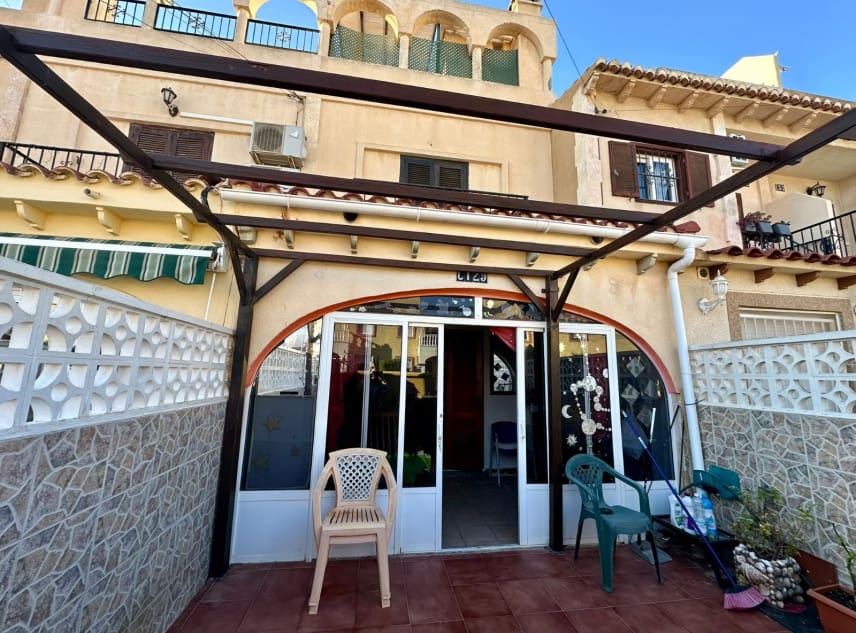 2 bedroom Townhouse for sale in El Chaparral with pool - € 139,000 (Ref: 9487925)