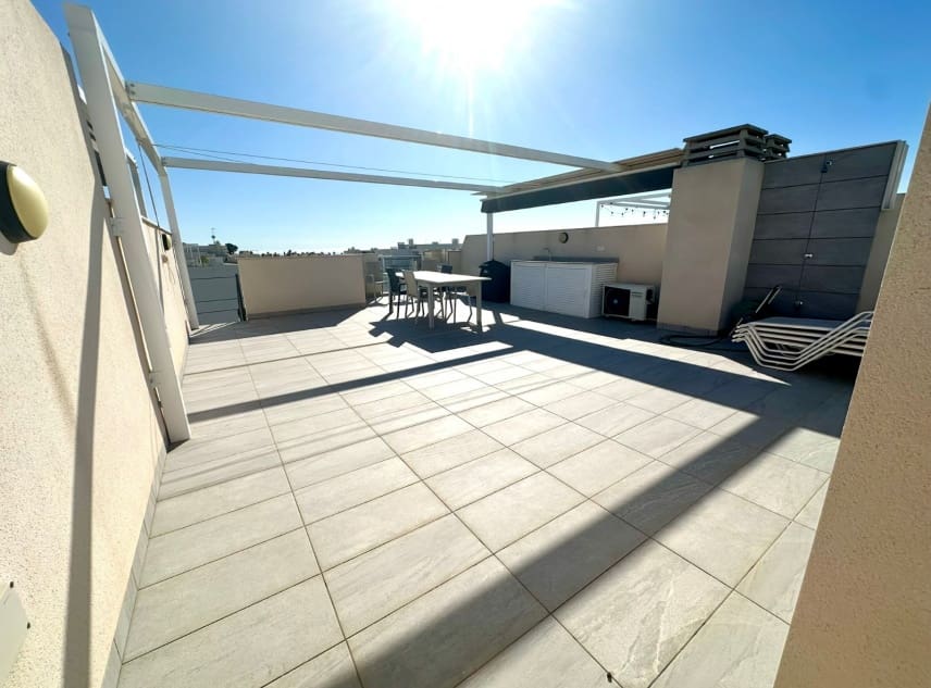 2 soverom Penthouse til salgs i Villamartin med svømmebasseng garasje - € 298 000 (Ref: 9511343)